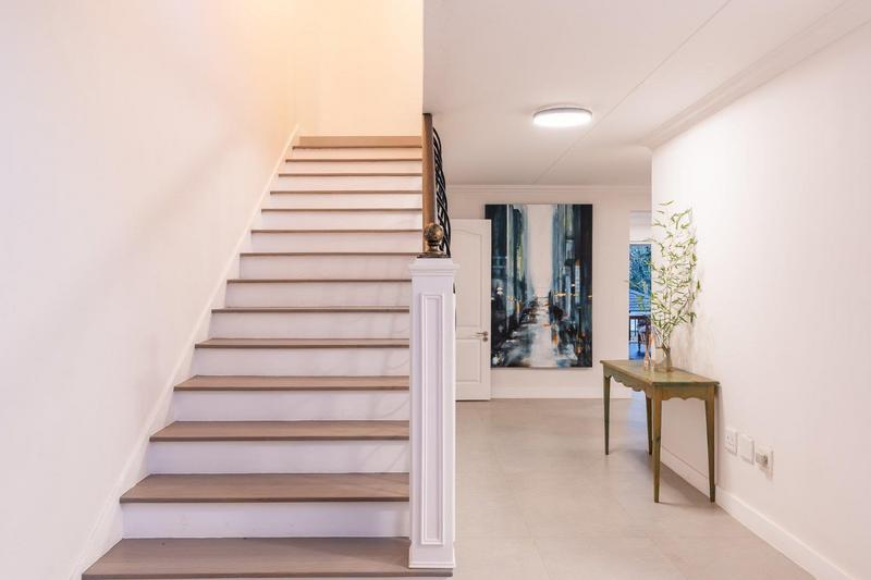 5 Bedroom Property for Sale in Constantia Western Cape